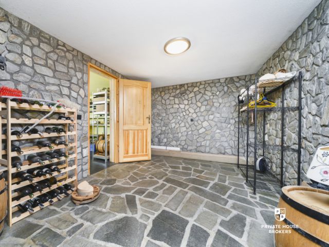 A unique house for sale in Dąbrówka Szczepanowska – right next to the observation tower - Будинок - Продаж - Tarnowski, Pleśna / Dąbrówka Szczepanowska