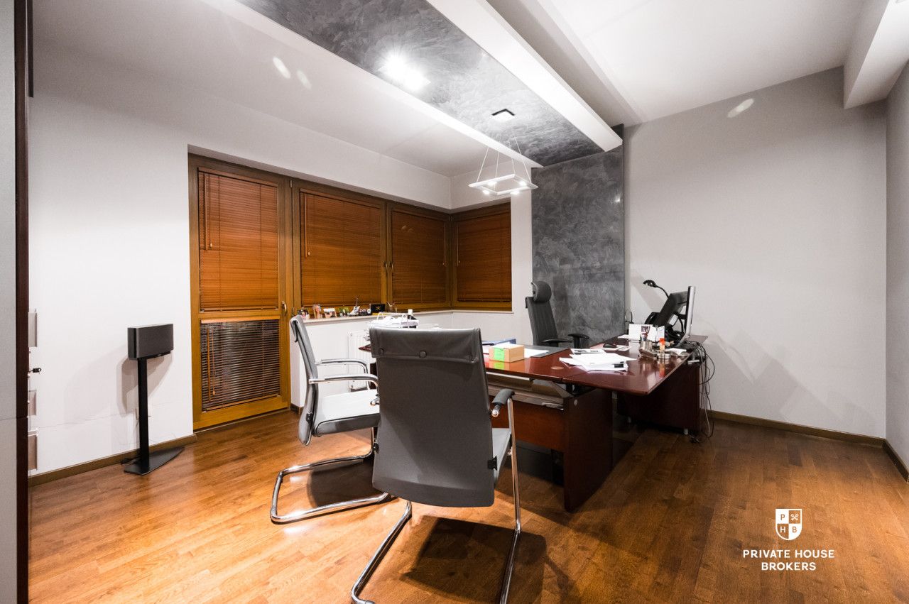 Office Building in Bronowice with adjacent Plot | Expansion and New Investment Potential - Комерційне приміщення - Продаж - Kraków, Krowodrza / Bronowice