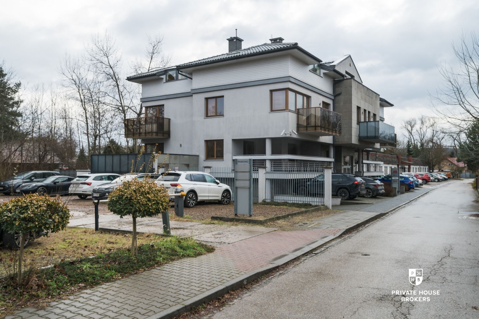 Office Building in Bronowice with adjacent Plot | Expansion and New Investment Potential - Commercial premises - Sale - Kraków, Krowodrza / Bronowice