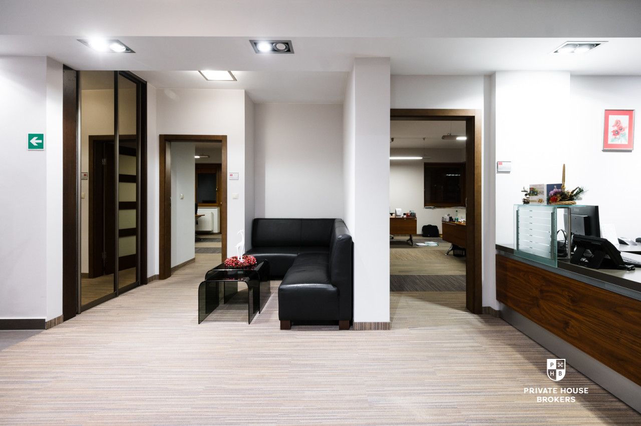Office Building in Bronowice with adjacent Plot | Expansion and New Investment Potential - Commercial premises - Sale - Kraków, Krowodrza / Bronowice