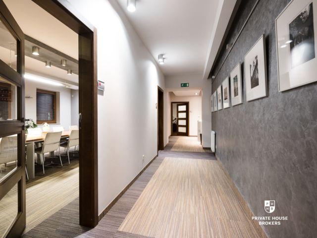 Office Building in Bronowice with adjacent Plot | Expansion and New Investment Potential - Commercial premises - Sale - Kraków, Krowodrza / Bronowice
