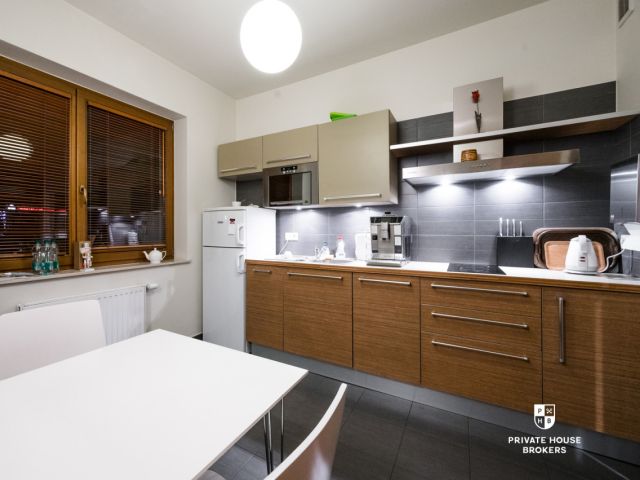 Office Building in Bronowice with adjacent Plot | Expansion and New Investment Potential - Commercial premises - Sale - Kraków, Krowodrza / Bronowice