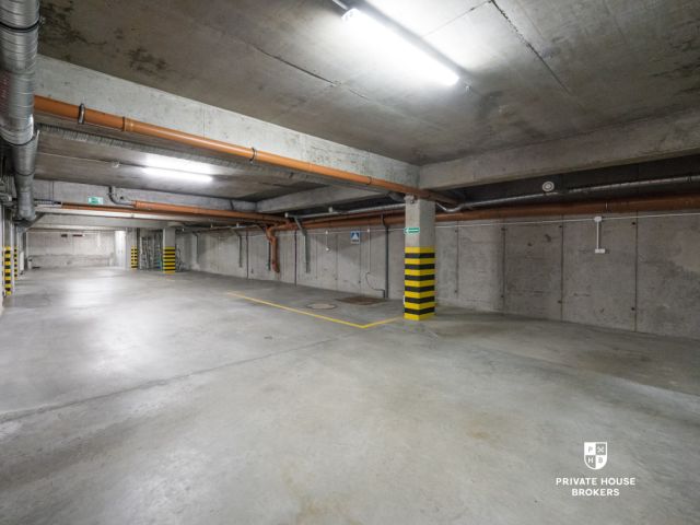 Office Building in Bronowice with adjacent Plot | Expansion and New Investment Potential - Commercial premises - Sale - Kraków, Krowodrza / Bronowice