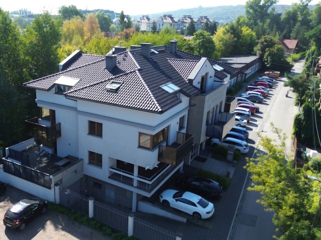 Office Building in Bronowice with adjacent Plot | Expansion and New Investment Potential - Commercial premises - Sale - Kraków, Krowodrza / Bronowice