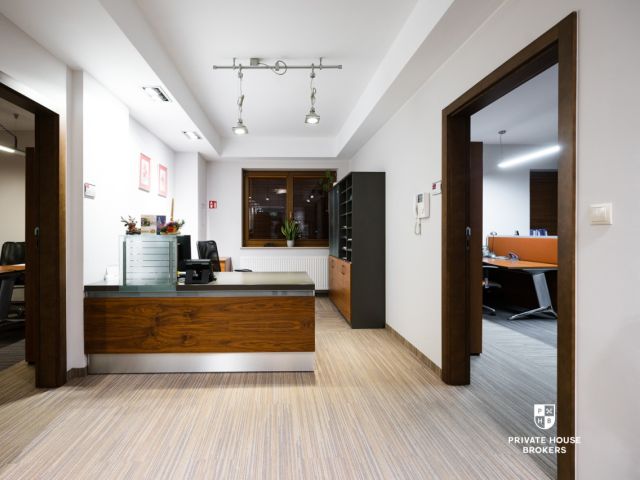 Office Building in Bronowice with adjacent Plot | Expansion and New Investment Potential - Commercial premises - Sale - Kraków, Krowodrza / Bronowice