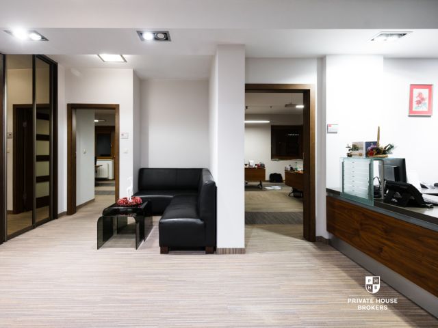Office Building in Bronowice with adjacent Plot | Expansion and New Investment Potential - Commercial premises - Sale - Kraków, Krowodrza / Bronowice