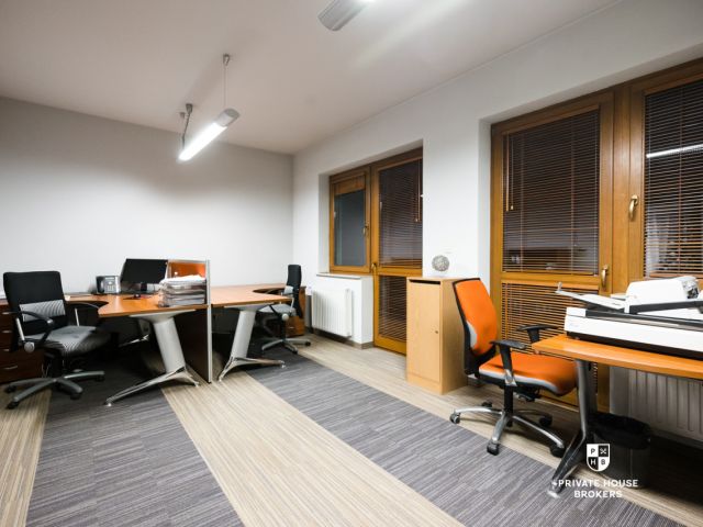 Office Building in Bronowice with adjacent Plot | Expansion and New Investment Potential - Commercial premises - Sale - Kraków, Krowodrza / Bronowice