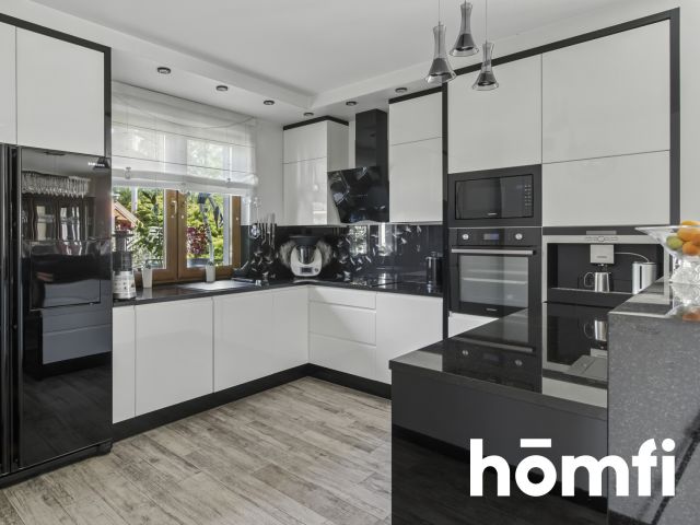 Wolnostojący dom z przestrzenią i wygodą - Dom - Sprzedaż - Kielecki, Miedziana Góra / Ciosowa