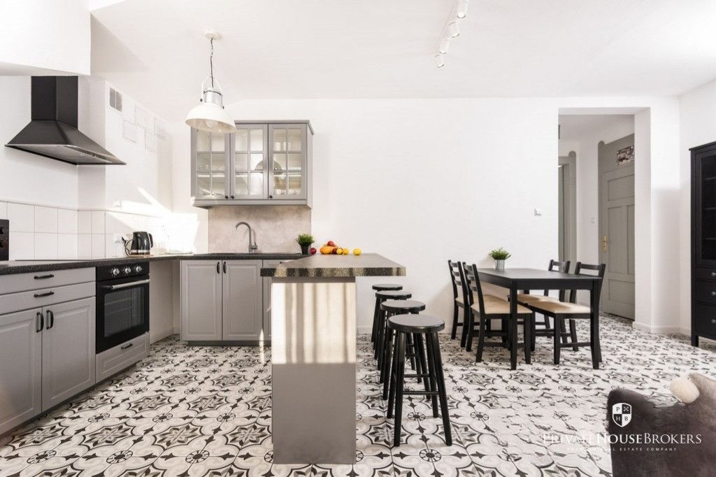 Apartament o powierzchni 83 m2 w odrestaurowanej Kamienicy z 2020 roku| Stare Miasto,| Galeria Krakowska - Mieszkanie - Wynajem - Kraków, Śródmieście / Stare Miasto