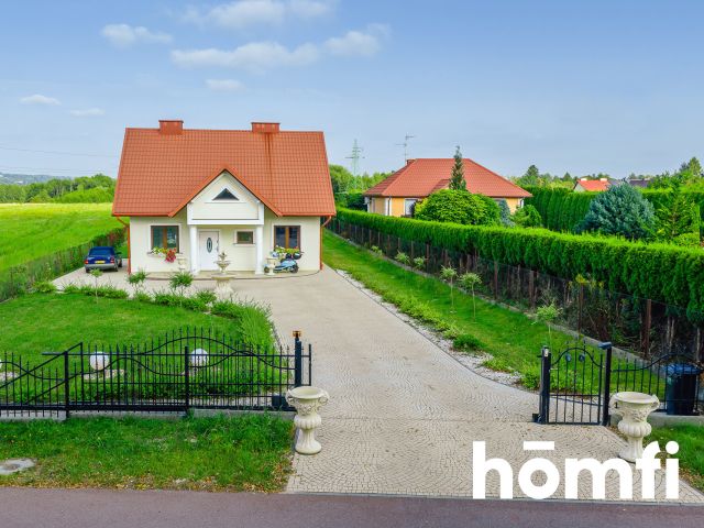 Dom na ogrodzonej widokowej 15arowej działce - Dom - Sprzedaż - Rzeszów, Budziwój