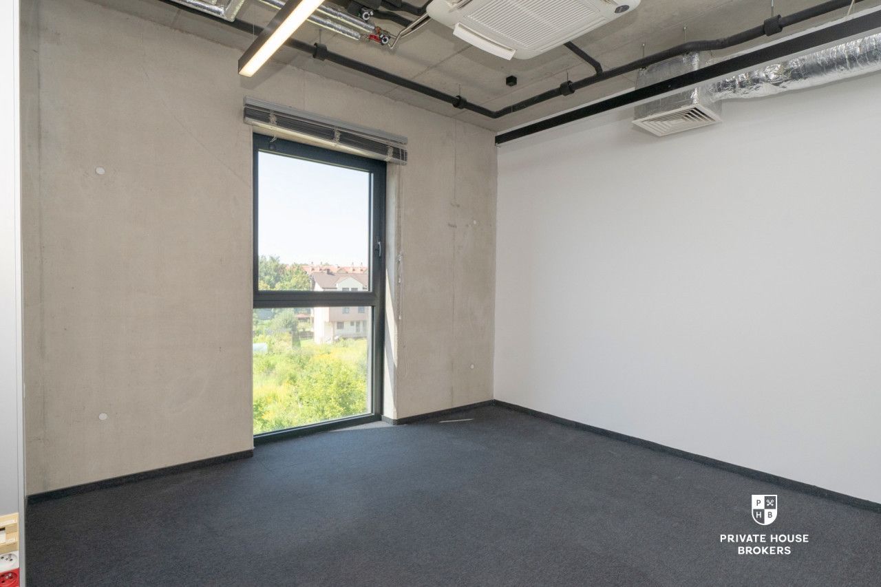 A unique space for your business - an intimate office building at Lubostroń street - Комерційне приміщення - Оренда - Kraków, Ruczaj