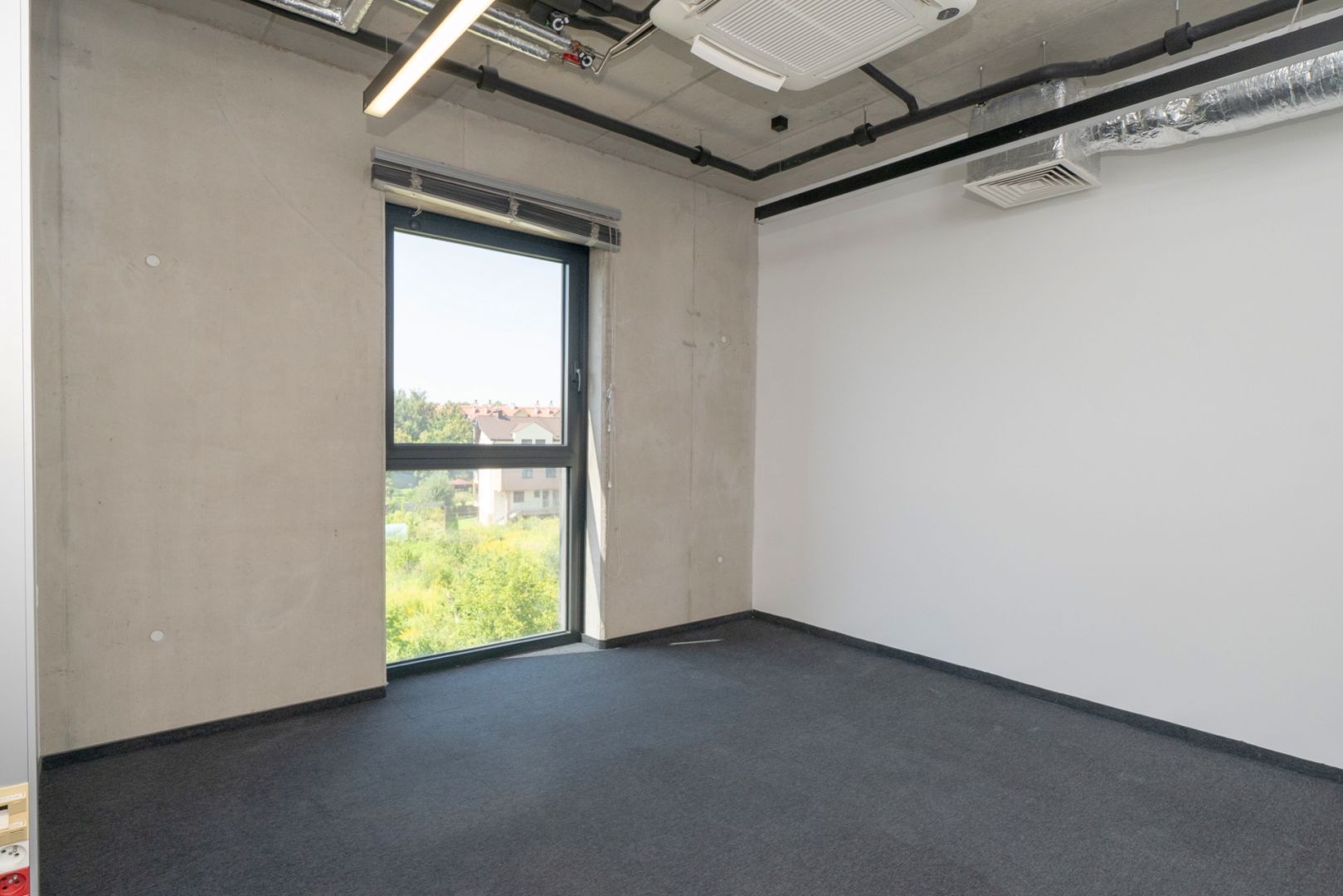 A unique space for your business - an intimate office building at Lubostroń street - Комерційне приміщення - Оренда - Kraków, Ruczaj