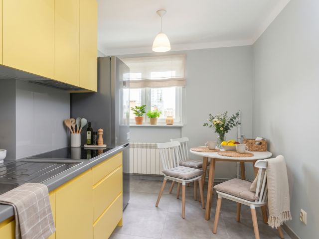 comfortable 44 m² apartment, located on the 6th floor at 42 Aleje Jerozolimskie in Warsaw - Квартира - Оренда - Warszawa, Śródmieście