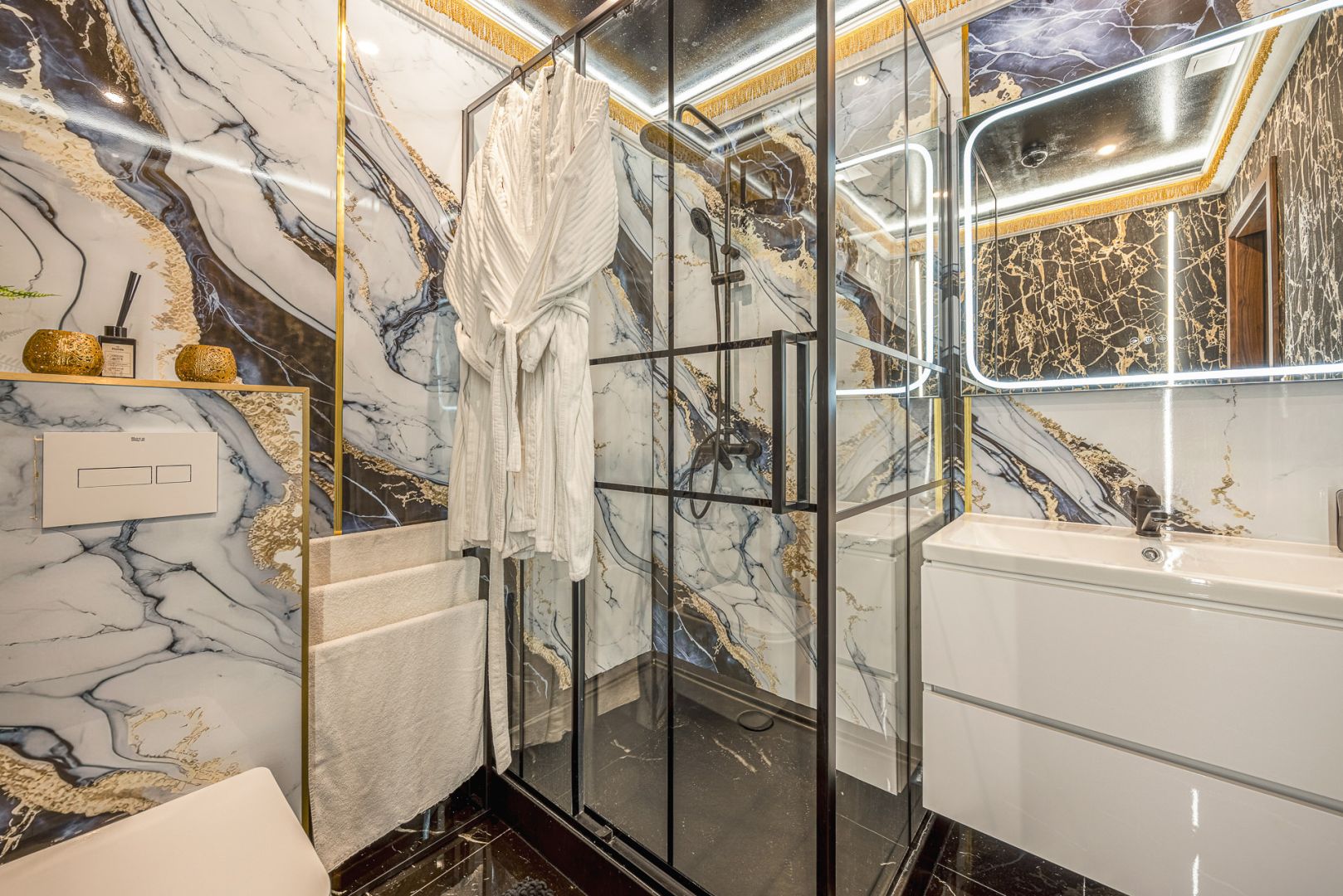 Na sprzedaż hotel z basenem, sauną, jacuzzi, grotą solną i restauracją w Rzeszowie - Lokal użytkowy - Sprzedaż - Rzeszów, Budziwój