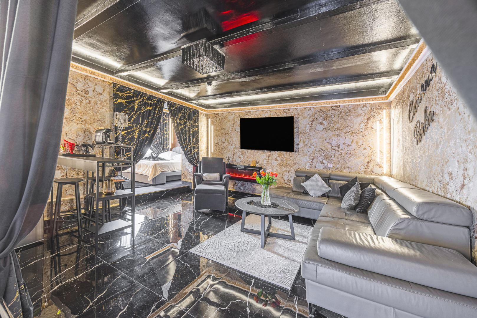 Na sprzedaż hotel z basenem, sauną, jacuzzi, grotą solną i restauracją w Rzeszowie - Lokal użytkowy - Sprzedaż - Rzeszów, Budziwój