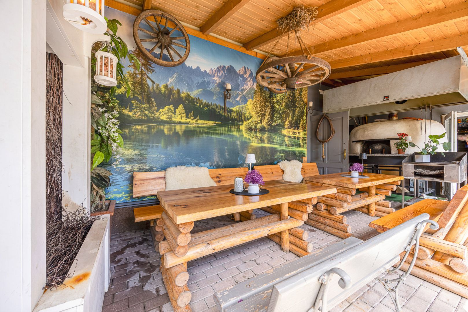 Hotel with a swimming pool, sauna, jacuzzi, salt cave and restaurant in Rzeszów - Комерційне приміщення - Продаж - Rzeszów, Budziwój