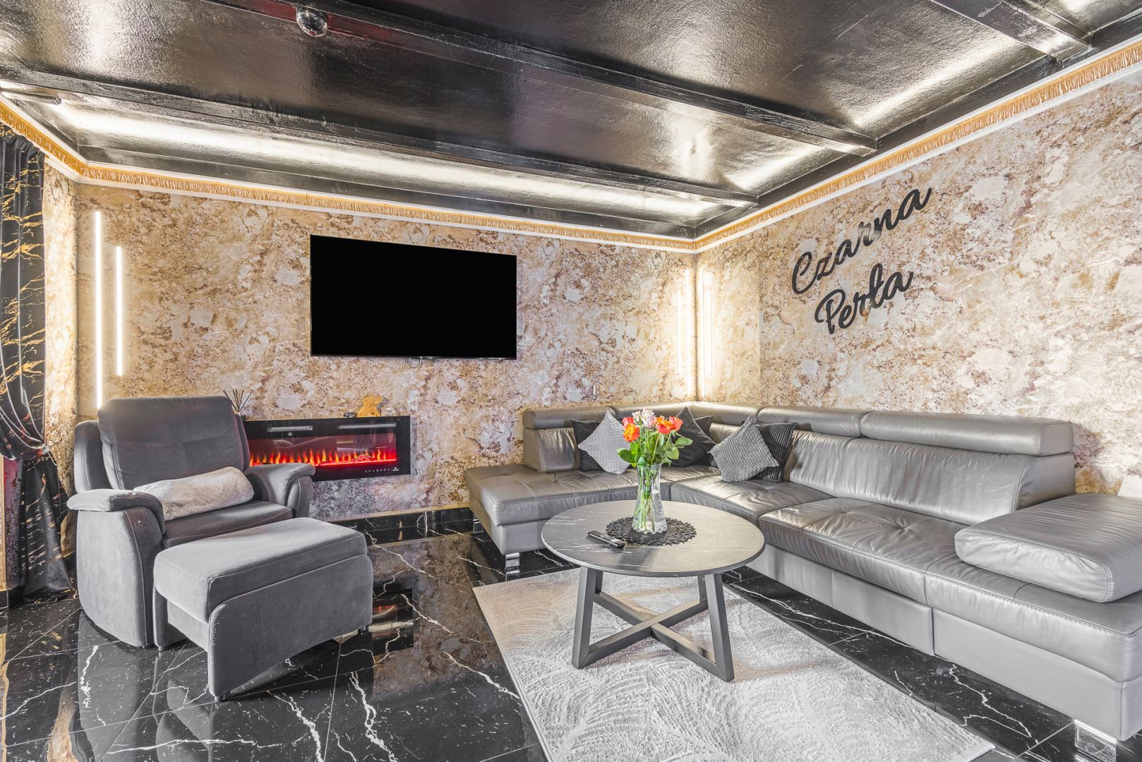 Na sprzedaż hotel z basenem, sauną, jacuzzi, grotą solną i restauracją w Rzeszowie - Lokal użytkowy - Sprzedaż - Rzeszów, Budziwój