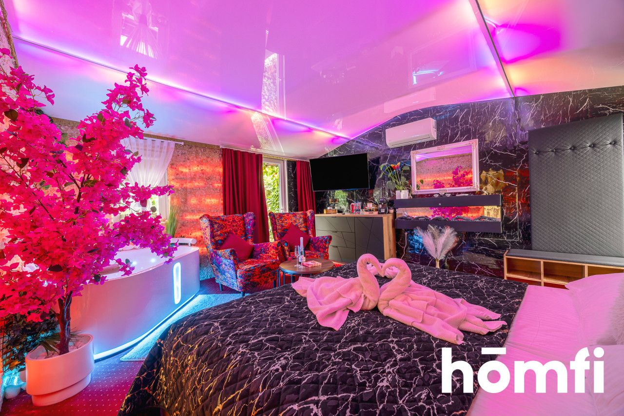 Hotel with a swimming pool, sauna, jacuzzi, salt cave and restaurant in Rzeszów - Комерційне приміщення - Продаж - Rzeszów, Budziwój