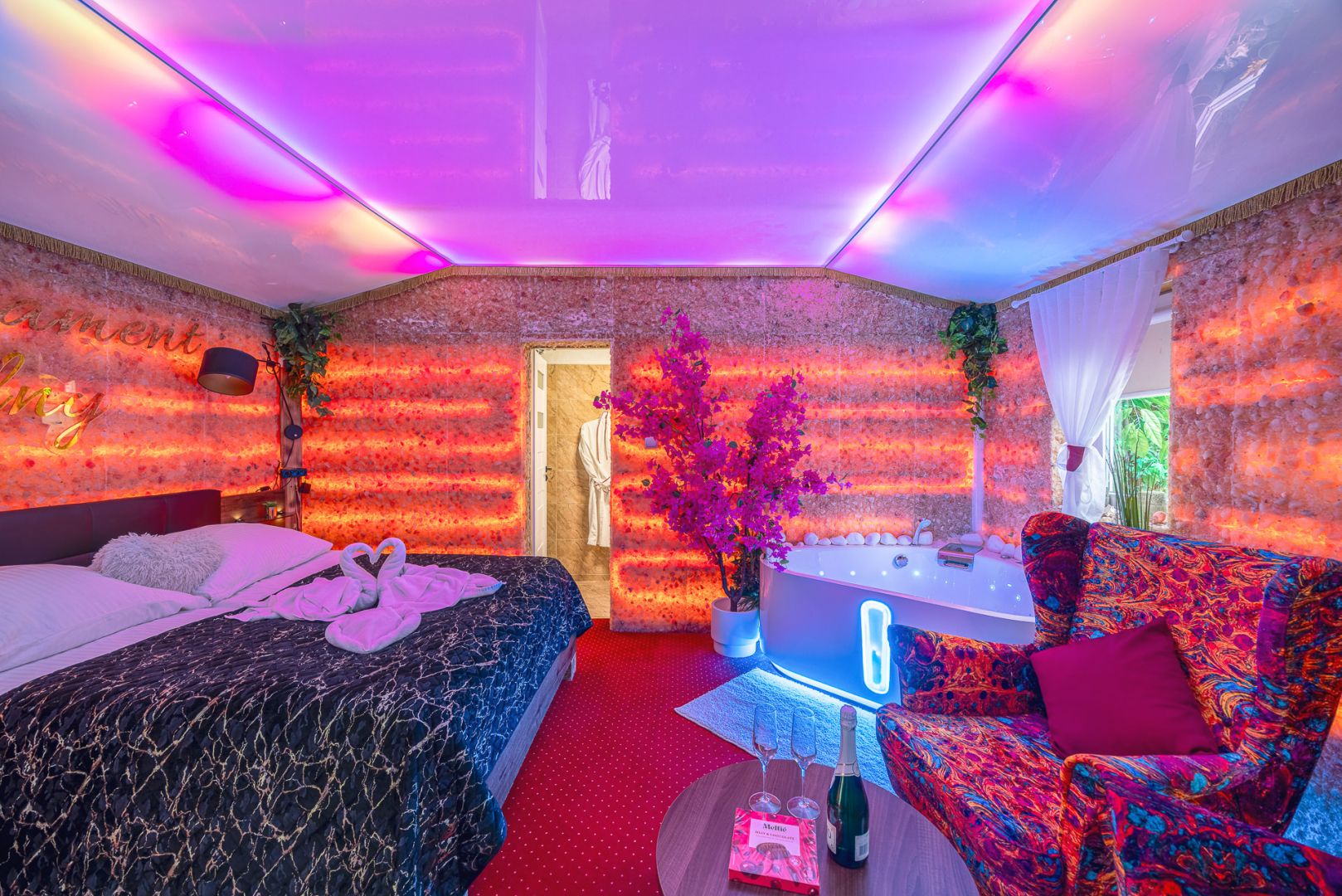 Na sprzedaż hotel z basenem, sauną, jacuzzi, grotą solną i restauracją w Rzeszowie - Lokal użytkowy - Sprzedaż - Rzeszów, Budziwój