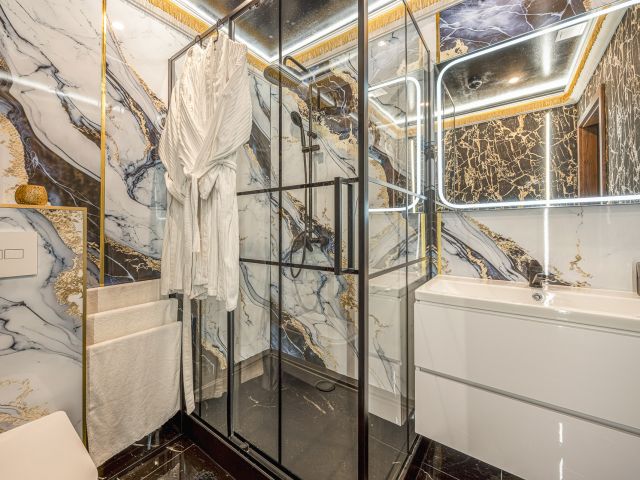 Na sprzedaż hotel z basenem, sauną, jacuzzi, grotą solną i restauracją w Rzeszowie - Lokal użytkowy - Sprzedaż - Rzeszów, Budziwój