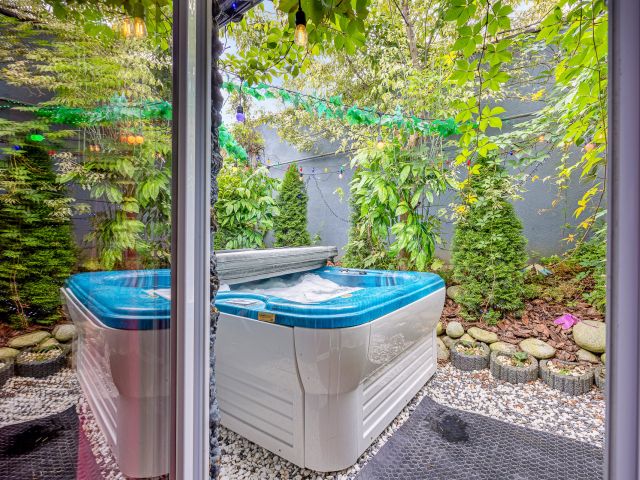 Na sprzedaż hotel z basenem, sauną, jacuzzi, grotą solną i restauracją w Rzeszowie - Lokal użytkowy - Sprzedaż - Rzeszów, Budziwój