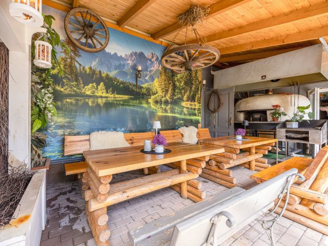 Na sprzedaż hotel z basenem, sauną, jacuzzi, grotą solną i restauracją w Rzeszowie - Lokal użytkowy - Sprzedaż - Rzeszów, Budziwój