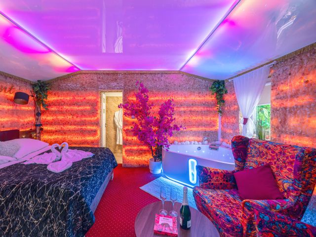 Na sprzedaż hotel z basenem, sauną, jacuzzi, grotą solną i restauracją w Rzeszowie - Lokal użytkowy - Sprzedaż - Rzeszów, Budziwój