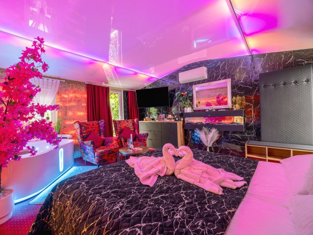 Na sprzedaż hotel z basenem, sauną, jacuzzi, grotą solną i restauracją w Rzeszowie - Lokal użytkowy - Sprzedaż - Rzeszów, Budziwój