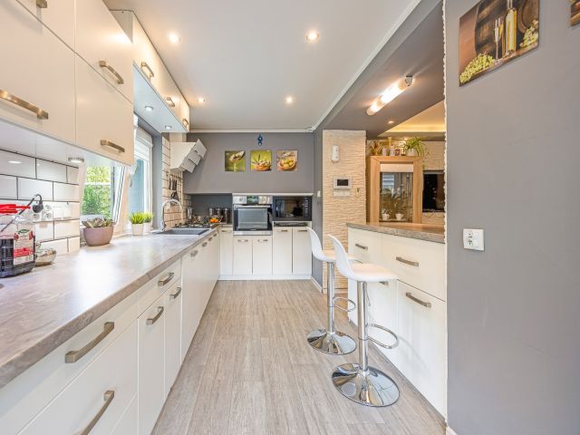 Na sprzedaż hotel z basenem, sauną, jacuzzi, grotą solną i restauracją w Rzeszowie - Lokal użytkowy - Sprzedaż - Rzeszów, Budziwój