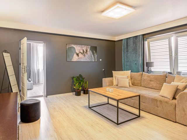 Na sprzedaż hotel z basenem, sauną, jacuzzi, grotą solną i restauracją w Rzeszowie - Lokal użytkowy - Sprzedaż - Rzeszów, Budziwój