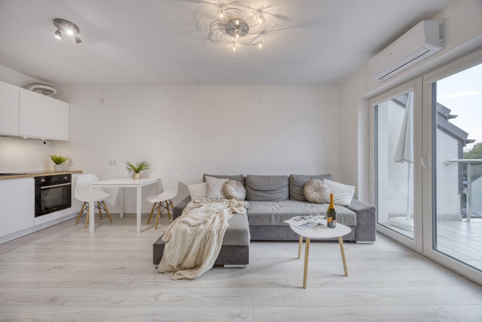 3 pokoje| miejsce postojowe| klimatyzacja|Bałtycka - Mieszkanie - Wynajem - Rzeszów, Wilkowyja