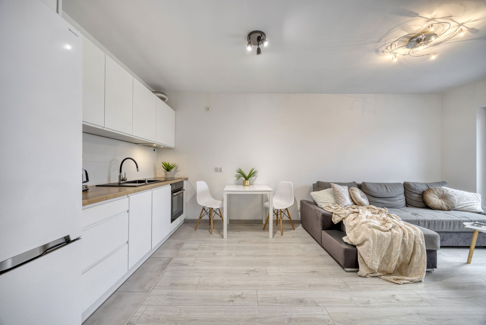 3 pokoje| miejsce postojowe| klimatyzacja|Bałtycka - Mieszkanie - Wynajem - Rzeszów, Wilkowyja