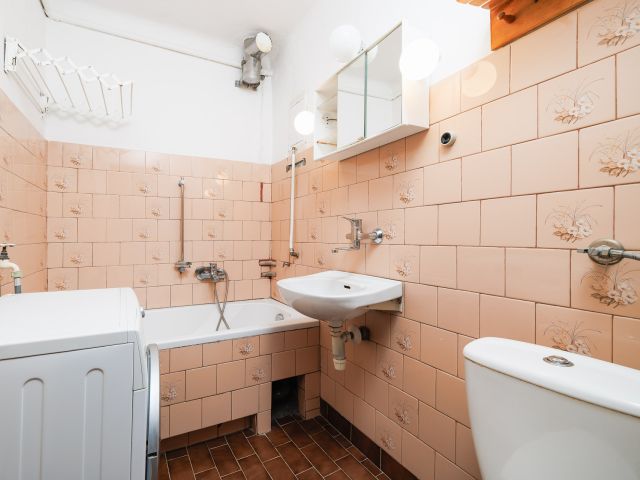 2-room apartment with loggia and storage unit | Excellent transport links, Mogilska Street - Квартира - Продаж - Kraków, Śródmieście / Grzegórzki