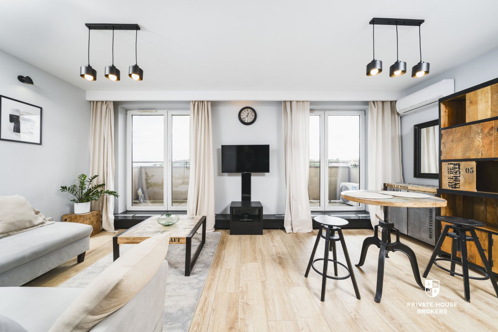 Spacious studio flat at Piwna street - Apartment - Rent - Kraków, Podgórze