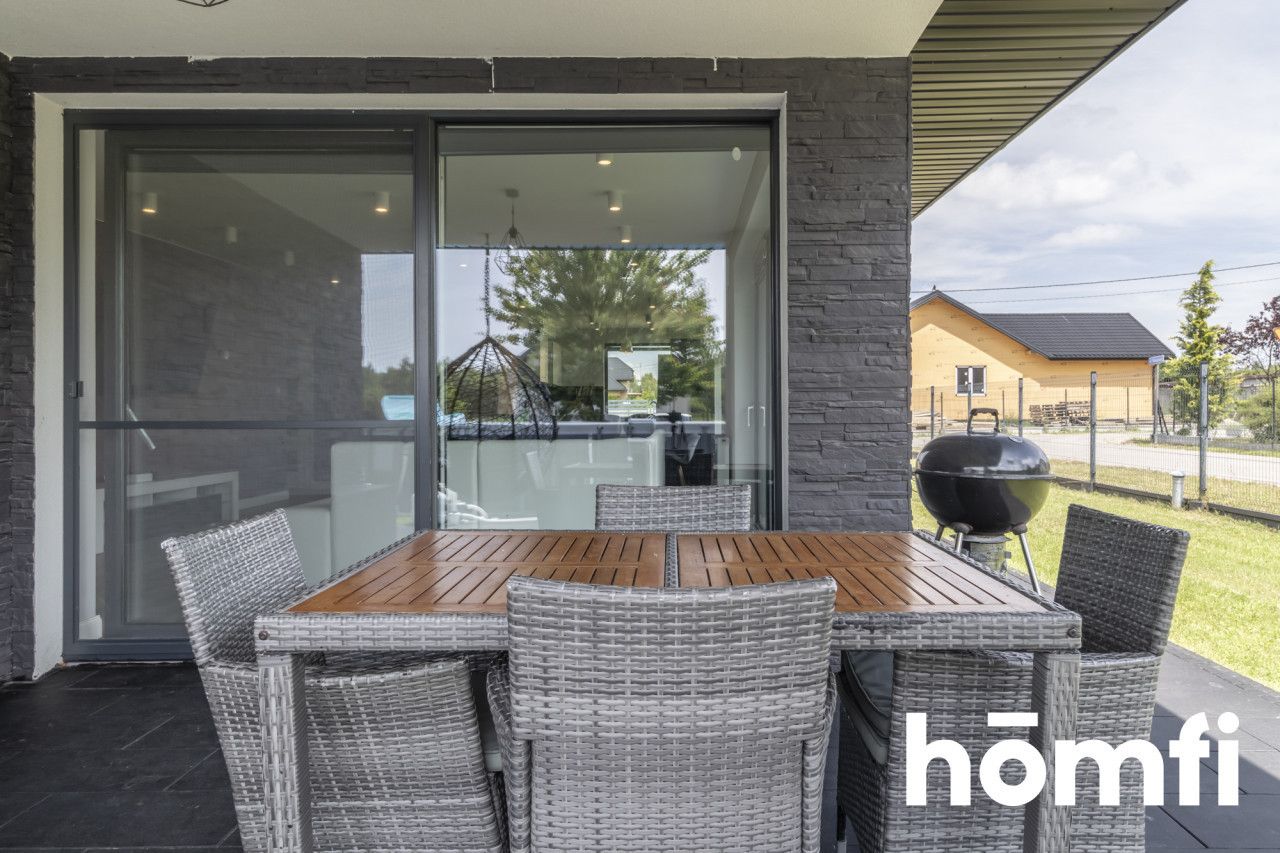 Rodzinny dom z basenem w leśnej okolicy - Dom - Sprzedaż - Białobrzeski, Stromiec