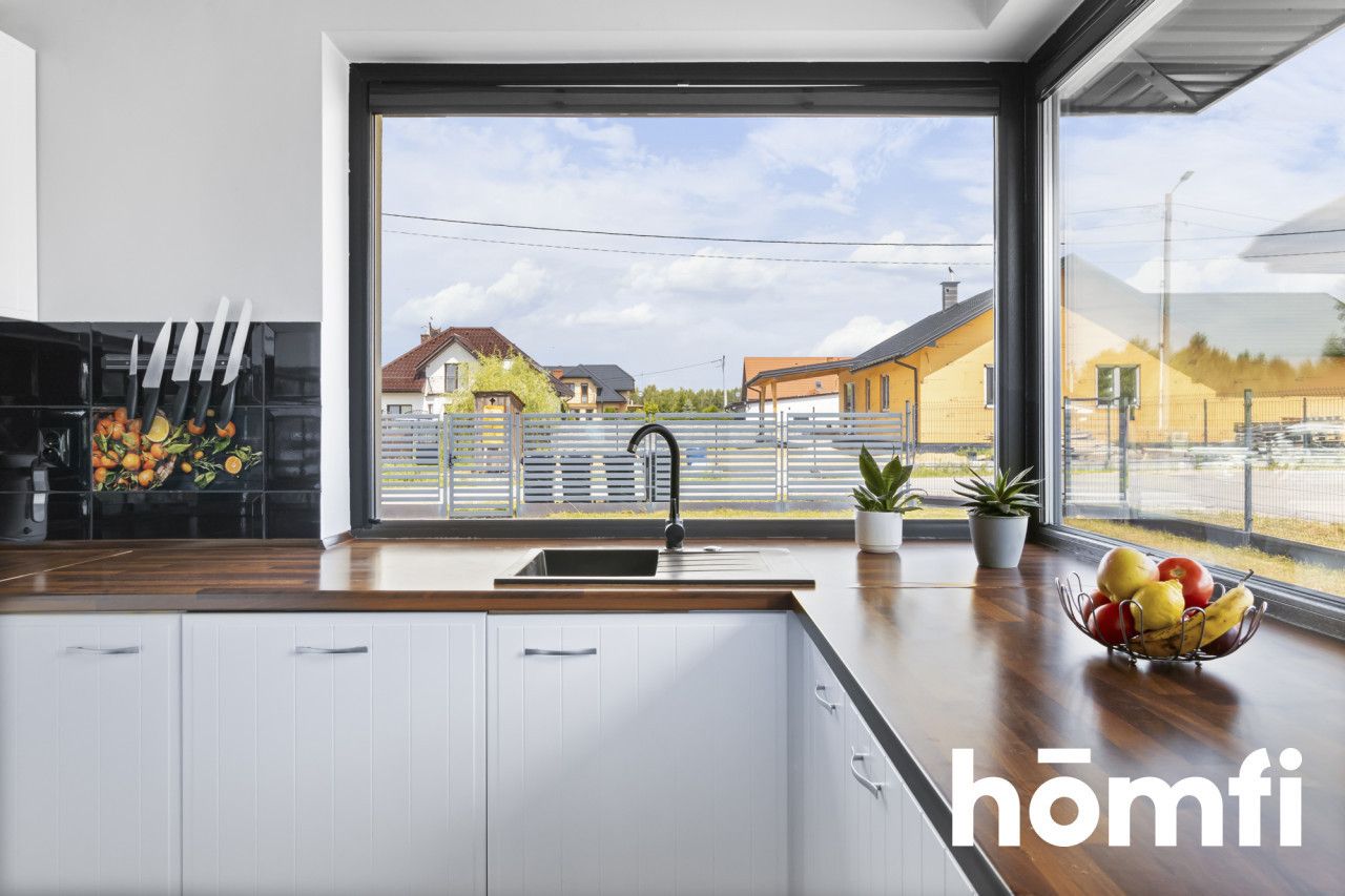 Rodzinny dom z basenem w leśnej okolicy - Dom - Sprzedaż - Białobrzeski, Stromiec