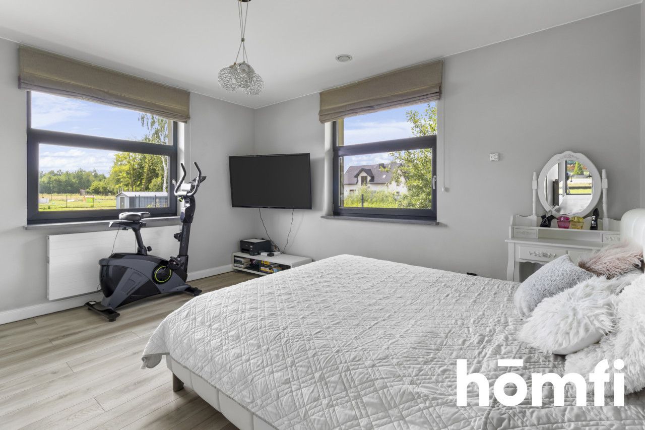 Rodzinny dom z basenem w leśnej okolicy - Dom - Sprzedaż - Białobrzeski, Stromiec