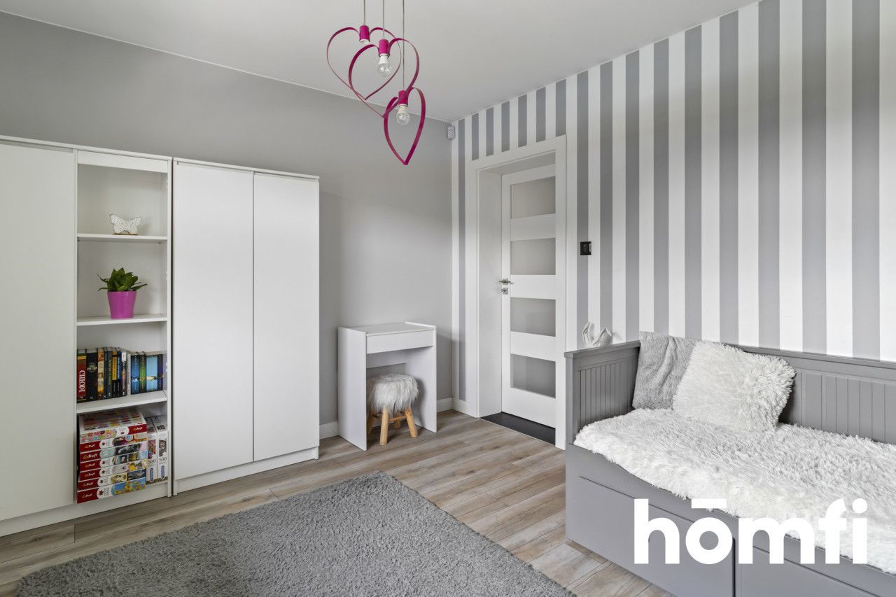 Rodzinny dom z basenem w leśnej okolicy - Dom - Sprzedaż - Białobrzeski, Stromiec