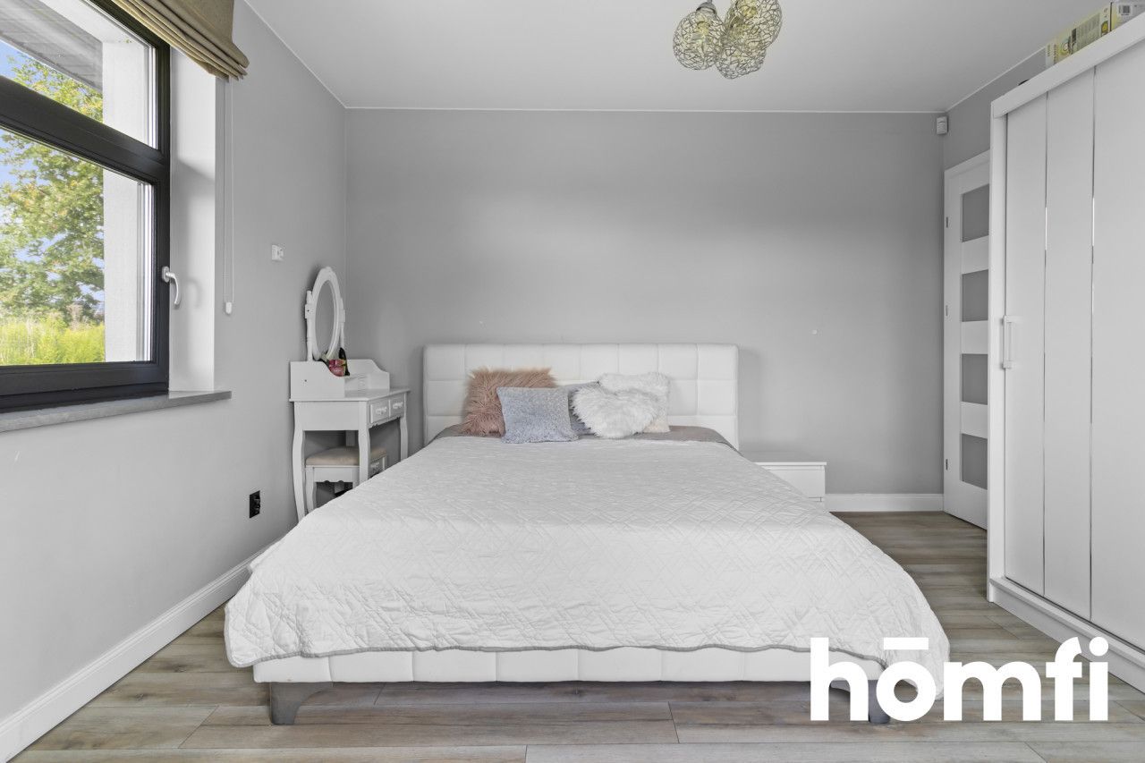 Rodzinny dom z basenem w leśnej okolicy - Dom - Sprzedaż - Białobrzeski, Stromiec