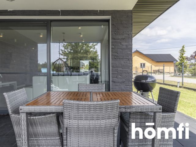 Rodzinny dom z basenem w leśnej okolicy - Dom - Sprzedaż - Białobrzeski, Stromiec