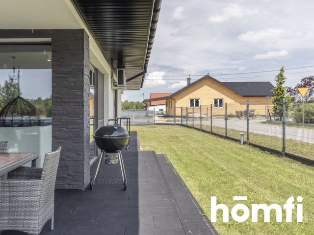 Rodzinny dom z basenem w leśnej okolicy - Dom - Sprzedaż - Białobrzeski, Stromiec