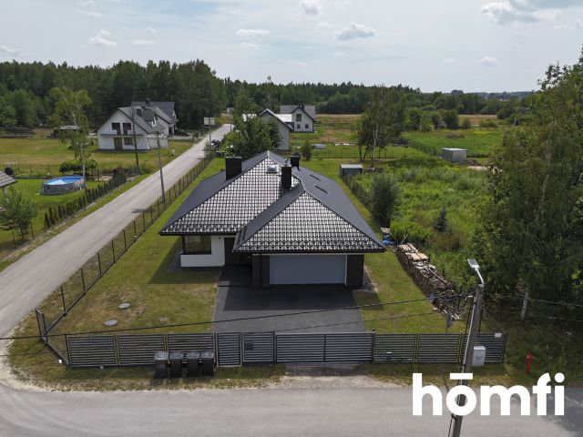 Rodzinny dom z basenem w leśnej okolicy - Dom - Sprzedaż - Białobrzeski, Stromiec