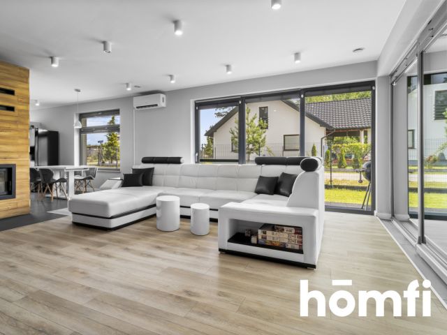 Rodzinny dom z basenem w leśnej okolicy - Dom - Sprzedaż - Białobrzeski, Stromiec