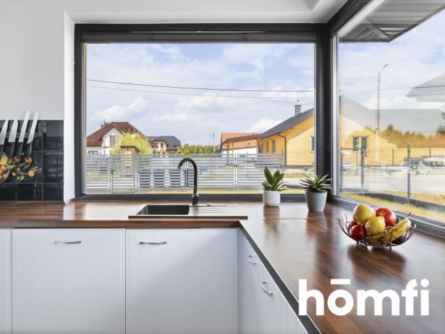 Rodzinny dom z basenem w leśnej okolicy - Dom - Sprzedaż - Białobrzeski, Stromiec