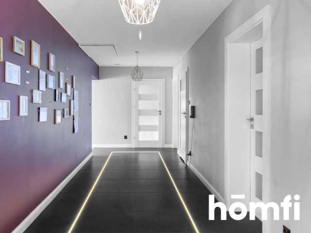 Rodzinny dom z basenem w leśnej okolicy - Dom - Sprzedaż - Białobrzeski, Stromiec