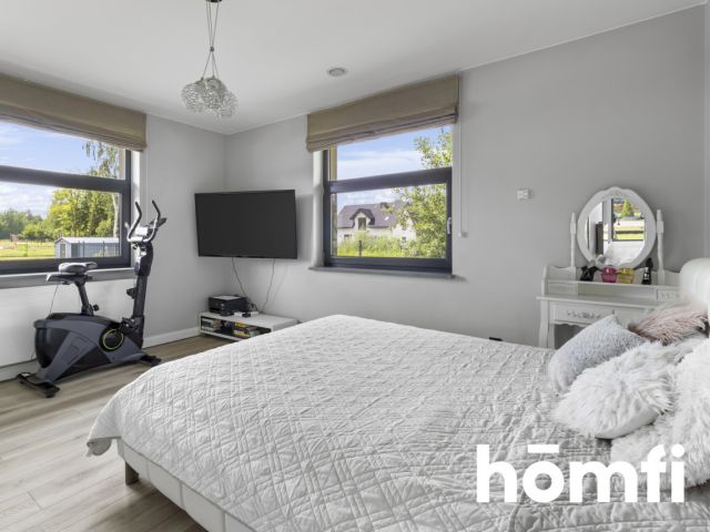 Rodzinny dom z basenem w leśnej okolicy - Dom - Sprzedaż - Białobrzeski, Stromiec