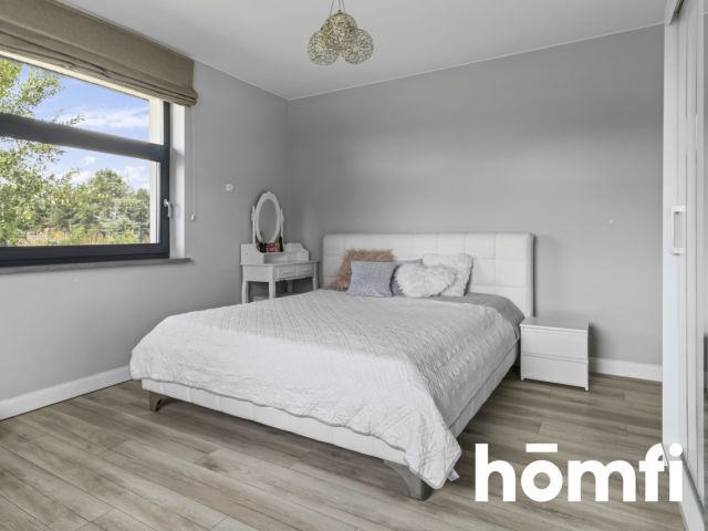 Rodzinny dom z basenem w leśnej okolicy - Dom - Sprzedaż - Białobrzeski, Stromiec