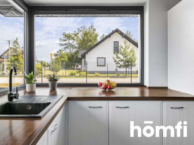 Rodzinny dom z basenem w leśnej okolicy - Dom - Sprzedaż - Białobrzeski, Stromiec