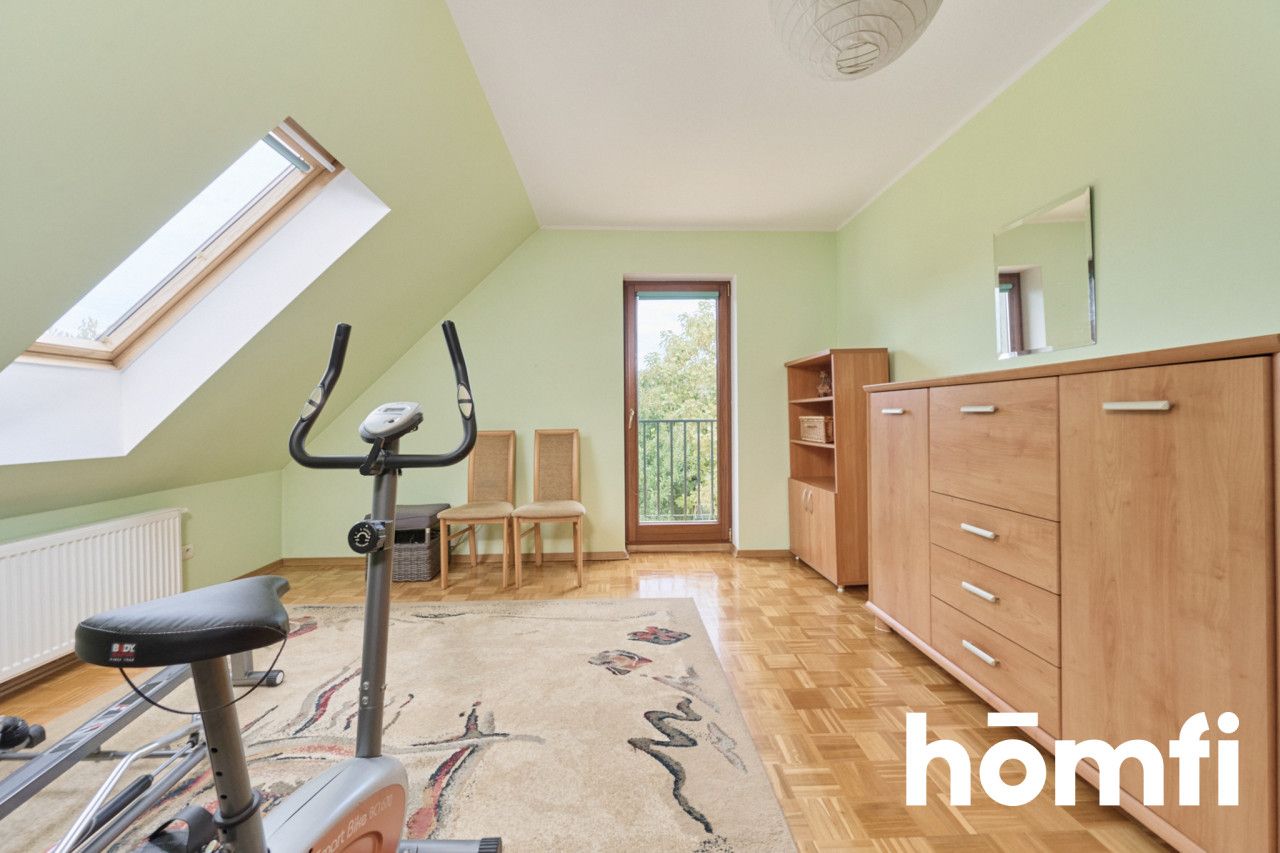 Smolec – well-maintained 170 m² detached house with solar panels, beautiful garden, 32.5 m² garage, ready to move-in with no additional costs - Дім - Продаж - Wrocławski, Kąty Wrocławskie / Smolec