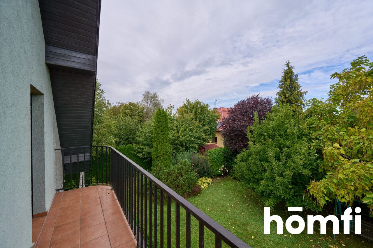 Smolec – well-maintained 170 m² detached house with solar panels, beautiful garden, 32.5 m² garage, ready to move-in with no additional costs - Дім - Продаж - Wrocławski, Kąty Wrocławskie / Smolec